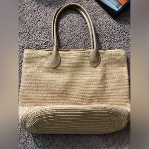V & D tan color over shoulder medium size handbag